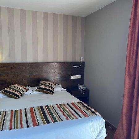 Hostal Los Coronales Madrid Ngoại thất bức ảnh